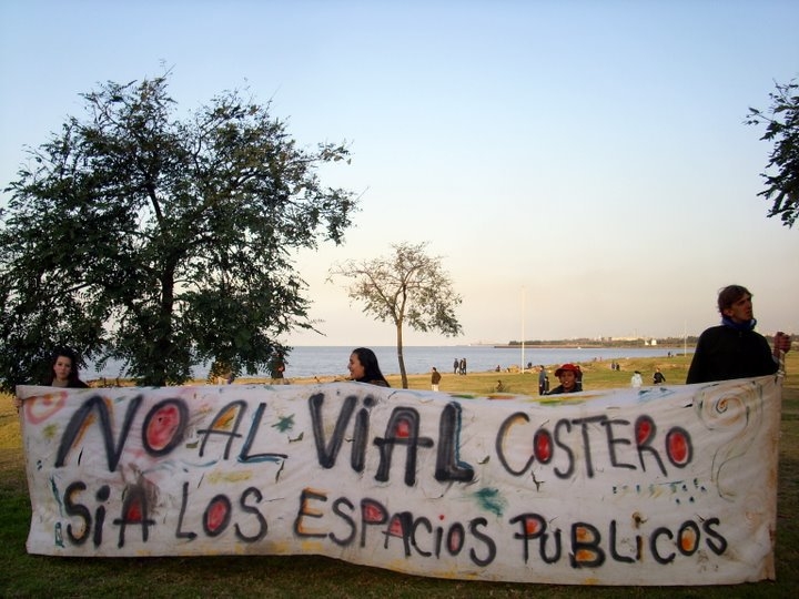 bandera_de_la_movillizacin_con_el_ro_de_fondo.jpg
