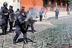mexicooaxaca-policia.jpg