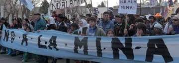 marcha_loncopue_no_a_la_mina.jpg