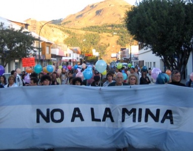 no_a_la_mina_loncopue.jpg