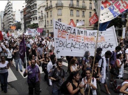 conflictodocente_marcha.jpg