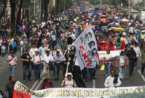 mexicomarchamaestros2013.jpg