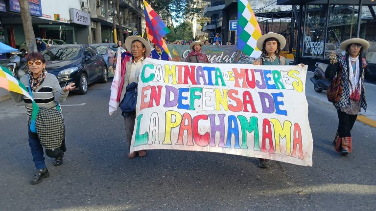 La Caminata de Warmis en defensa de la Pachamama llegó a Buenos Aires