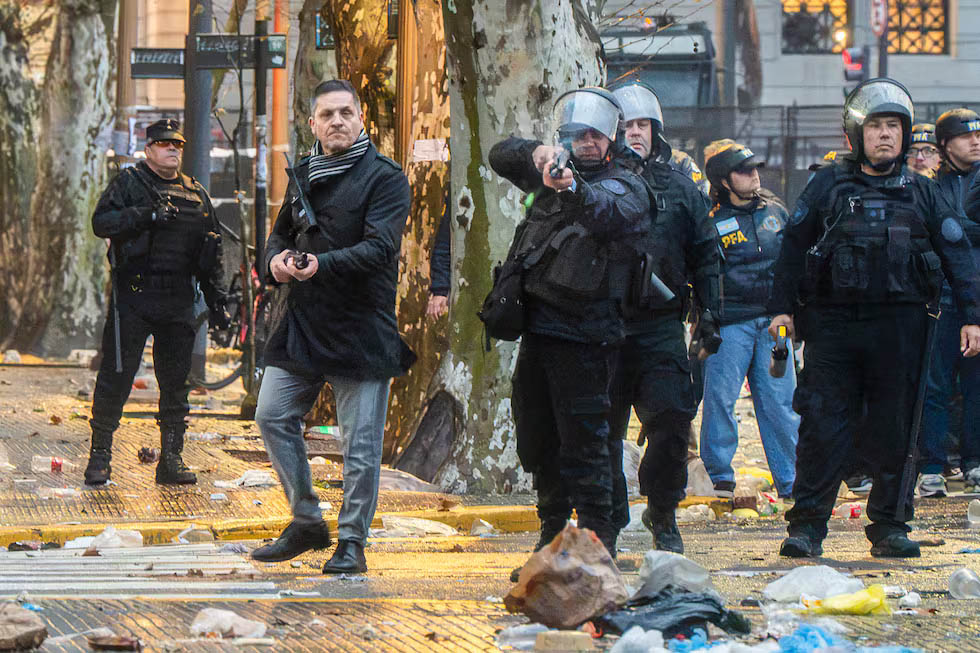 El riesgo de los policías sin uniforme en las protestas sociales